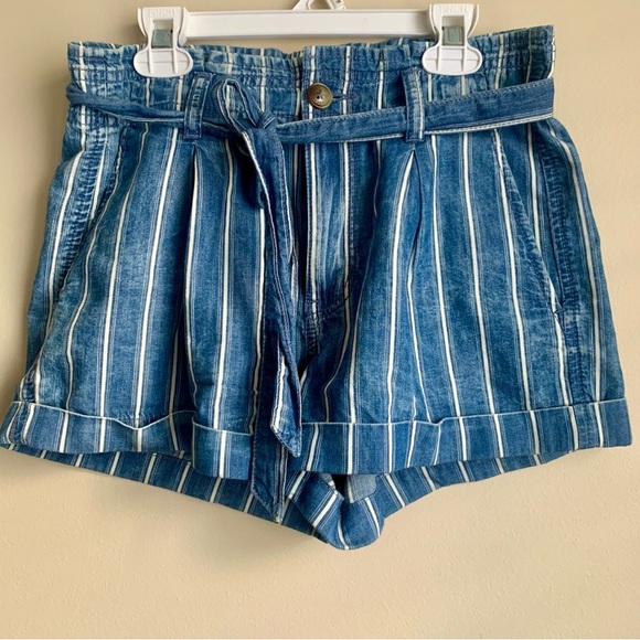 American Eagle Blue Striped high rise paper bag waist cotton shorts size 2 - Picture 5 of 8